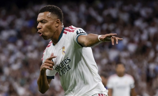 Mbappe đáp trả quan điểm ghi bàn nhưng thiếu danh hiệu tập thể