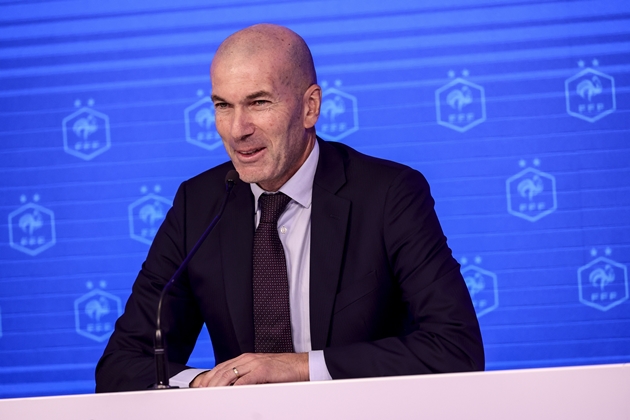 Zidane mở ra cuộc chuyển giao thế hệ tại tuyển Pháp