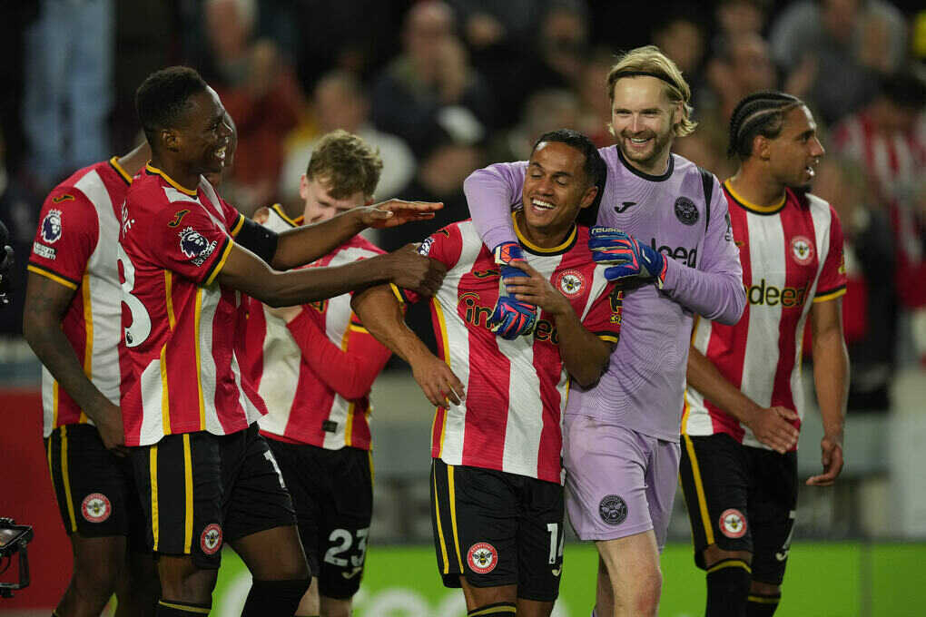 Chelsea thảm bại trên sân Brentford