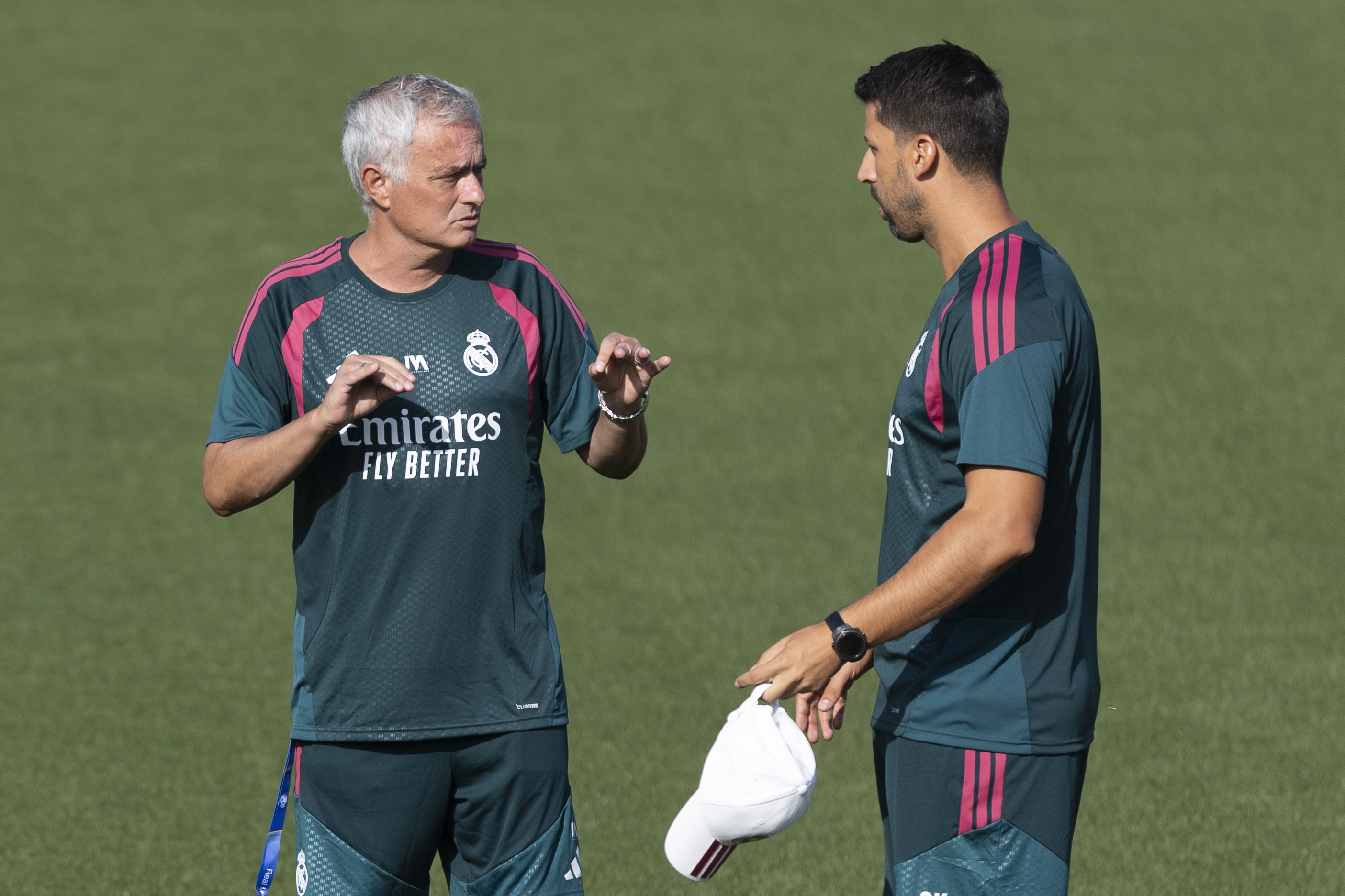 Mourinho t&igrave;m thấy mẫu tiền vệ c&acirc;n bằng cho Real Madrid. (Ảnh: EPA Images)