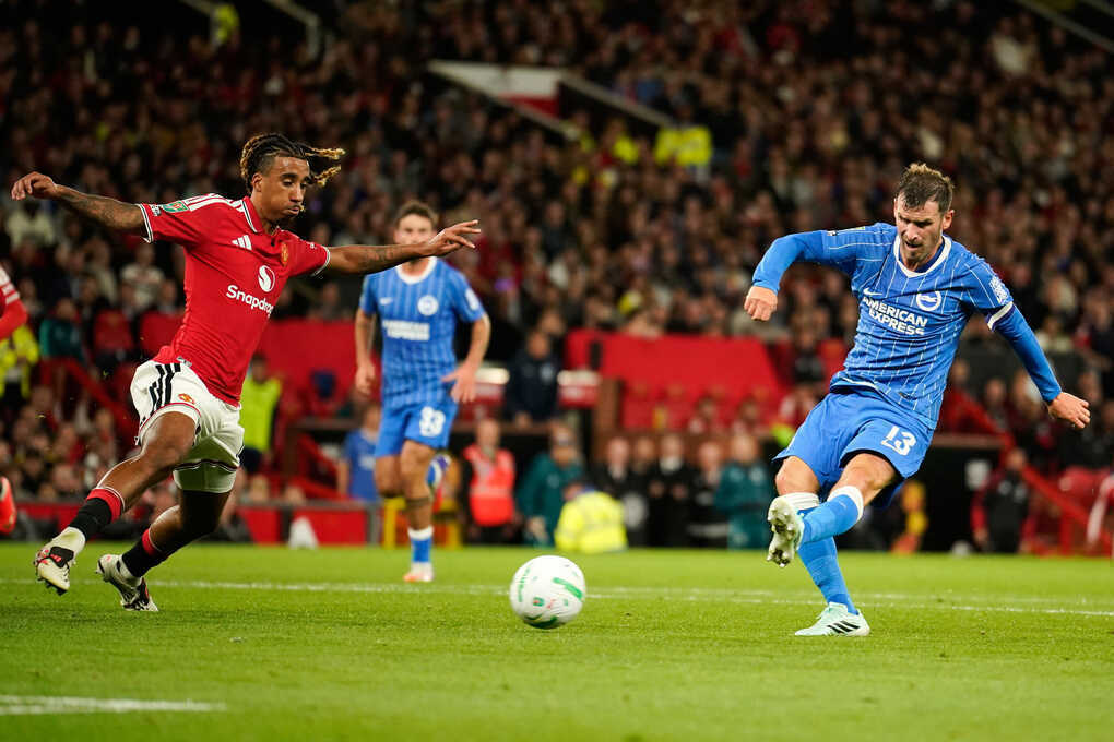 Vì sao hàng thủ Man Utd đột nhiên sa sút?