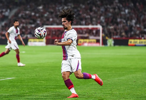 PSG rất cần nh&atilde;n quan của Vitinha để điều chỉnh nhịp độ v&agrave; khoan ph&aacute; h&agrave;ng thủ đối phương. Ảnh: Johnny Fidelin/Icon Sport via Getty Images.