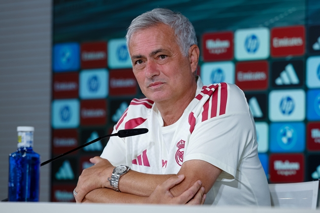 Ám ảnh Metropolitano và bài toán chờ Jose Mourinho giải mã