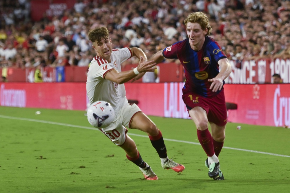 Báo Tây Ban Nha chê phong độ của Gordon tại Barca