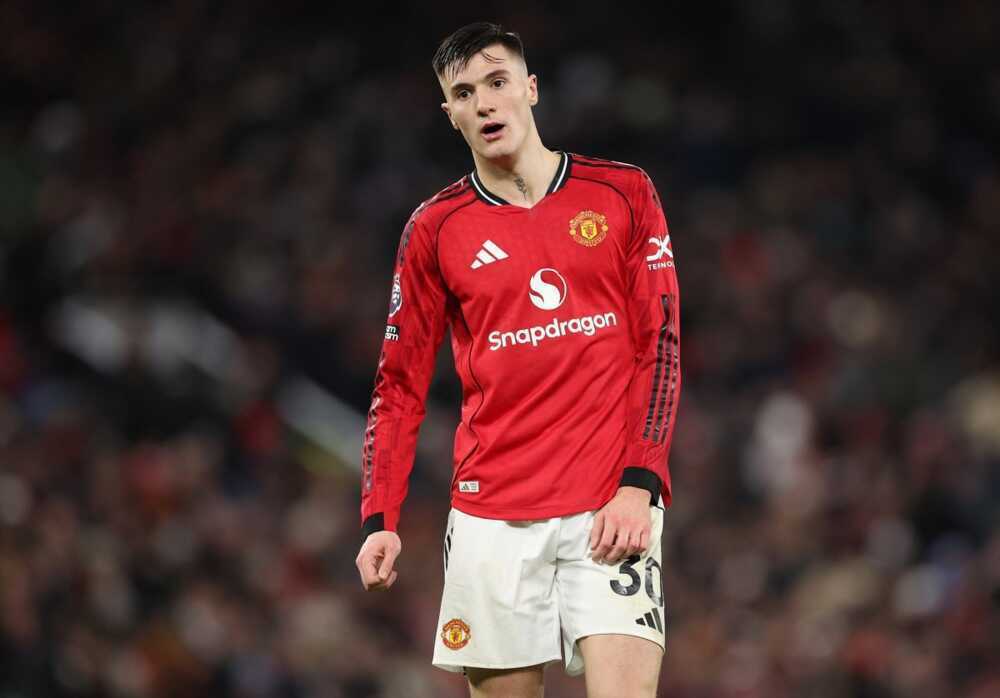 Carrick nêu lý do Sesko vắng mặt trước Fulham