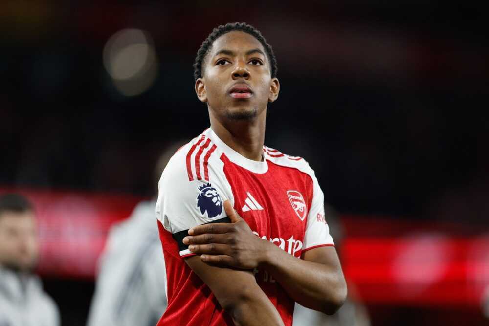 CĐV Arsenal chỉ trích Arteta vì để Lewis-Skelly dự bị