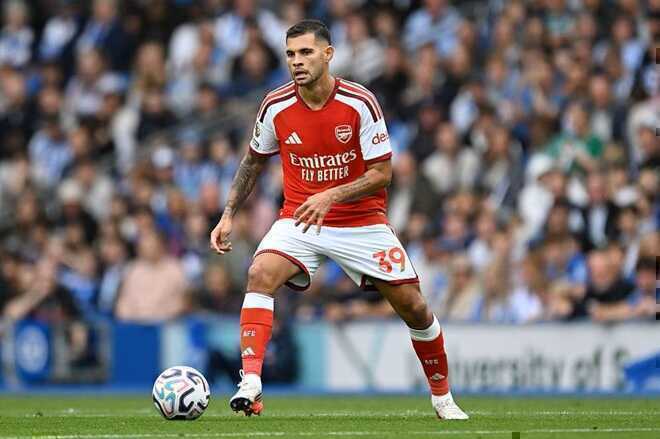  Guimaraes đ&atilde; c&oacute; m&agrave;n tr&igrave;nh diễn lạc nhịp. Ảnh: Arsenal.