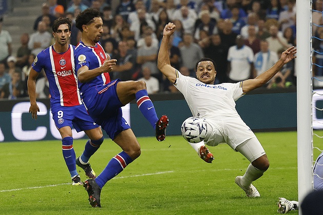 PSG thể hiện bản lĩnh đ&uacute;ng l&uacute;c. Ảnh: EPA.