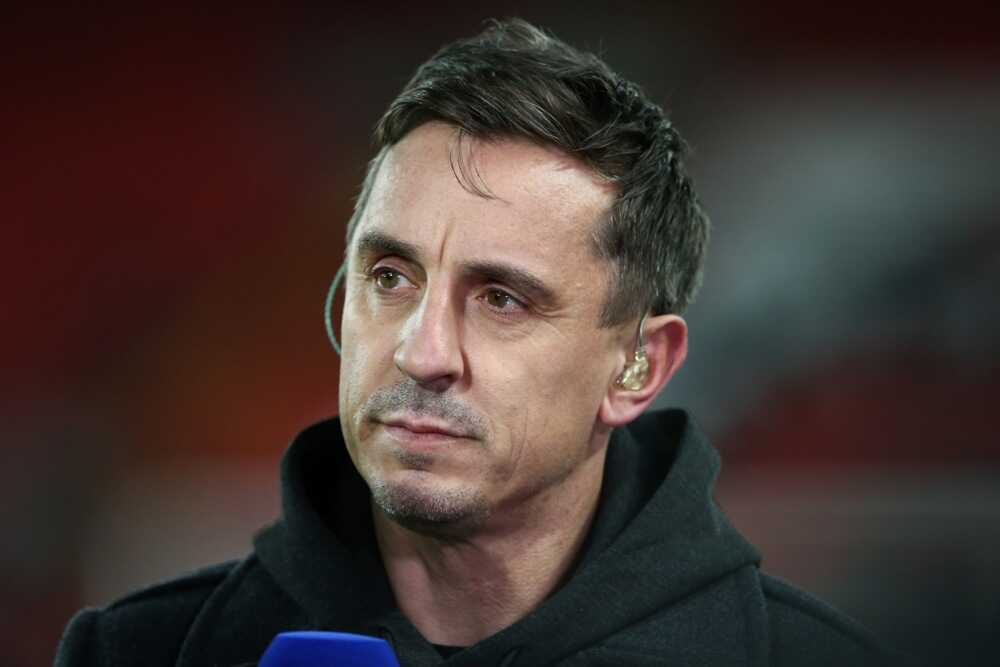 Gary Neville hiến kế giúp HLV Carrick giữ ghế nóng ở Man Utd