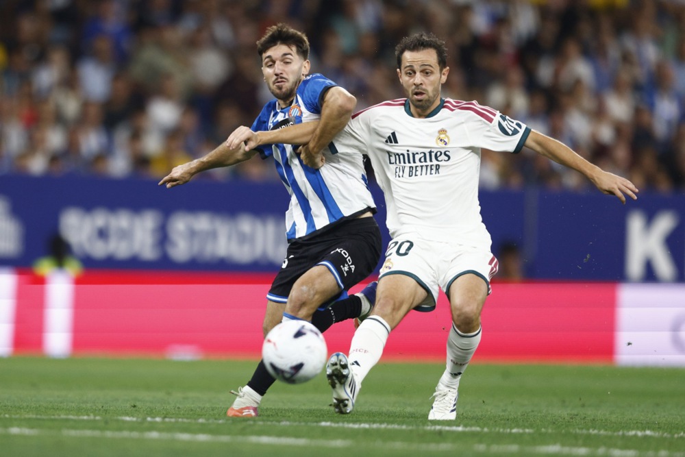 Đ&atilde; đến l&uacute;c Mourinho đặt niềm tin v&agrave;o Silva. Ảnh: EPA IMAGES. 