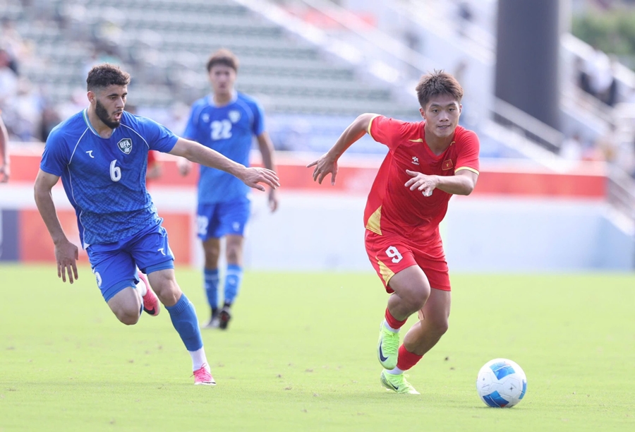 U23 Việt Nam loay hoay tìm lời giải mang tên Đình Bắc