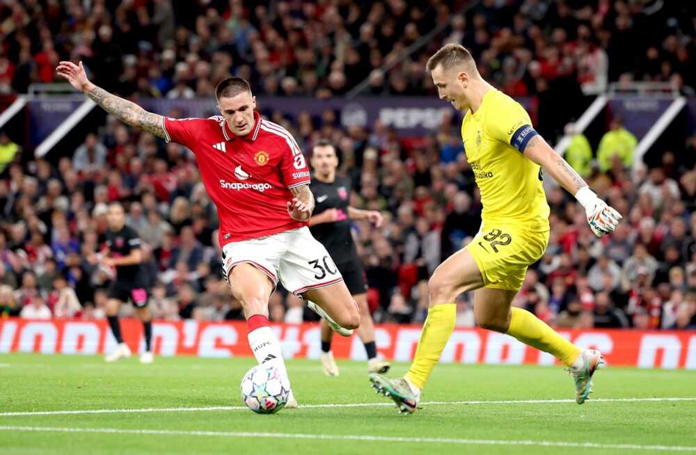 Fan Man Utd phẫn nộ vì chấn thương của Benjamin Sesko