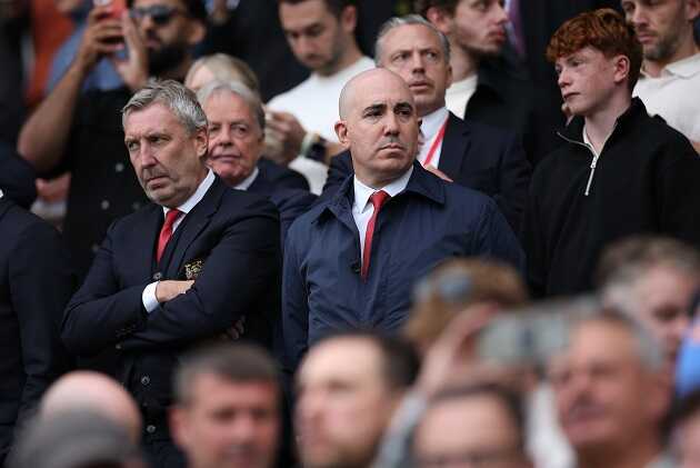 Man Utd nợ hơn 577 triệu bảng dù đạt doanh thu kỷ lục