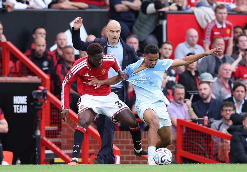 MU của Carrick khởi đầu tệ hơn thời Amorim