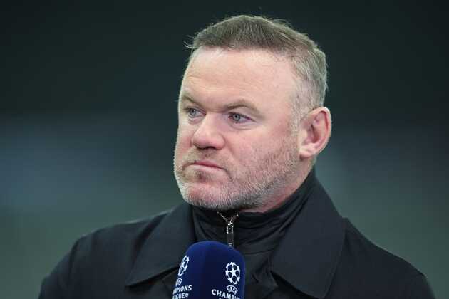 Rooney chê đội hình MU yếu và đồng cảm với Carrick