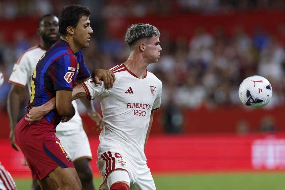 Rodri hé lộ sự thật vụ từ chối Real Madrid sang Barca