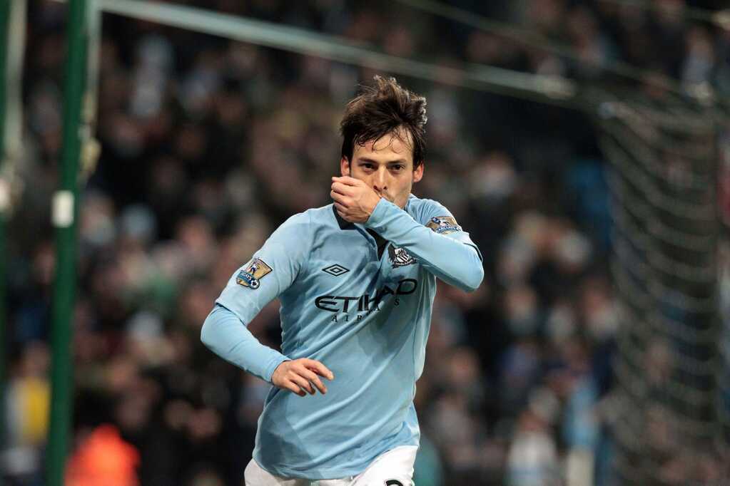 David Silva chứng minh tr&iacute; tuệ c&oacute; thể trị v&igrave; Ngoại hạng. (Ảnh: EPA Images)