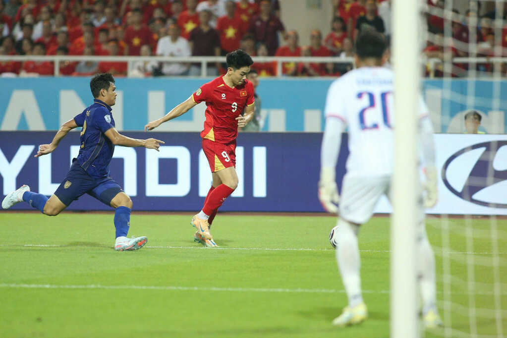 FIFA gọi tên Đình Bắc và Khoa Ngô