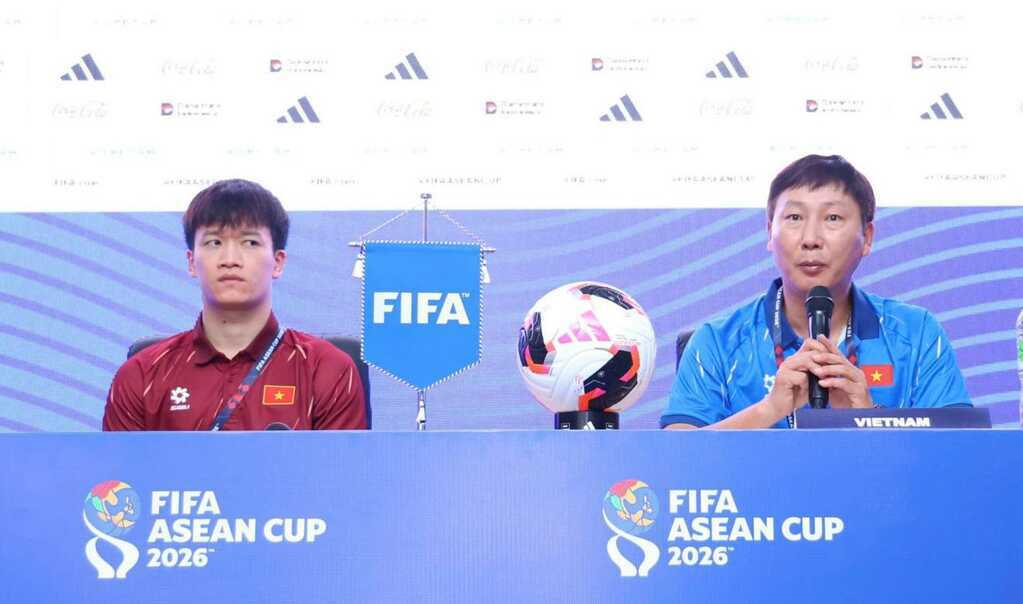 HLV Kim Sang-sik thận trọng với chấn thương của Hoàng Đức