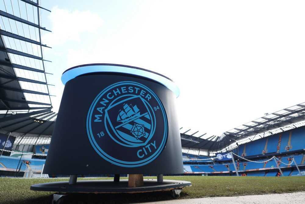 Man City bị buộc tội, MU có được trao hai chức vô địch?