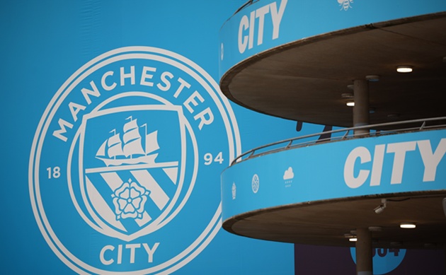Vì sao Ngoại hạng Anh ngần ngại tước danh hiệu của Man City?