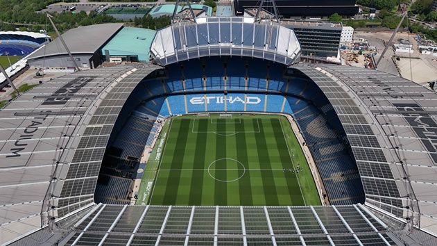 Man City c&oacute; thể bồi thường t&agrave;i ch&iacute;nh cho c&aacute;c CLB cạnh tranh. (Ảnh: EPA Images
