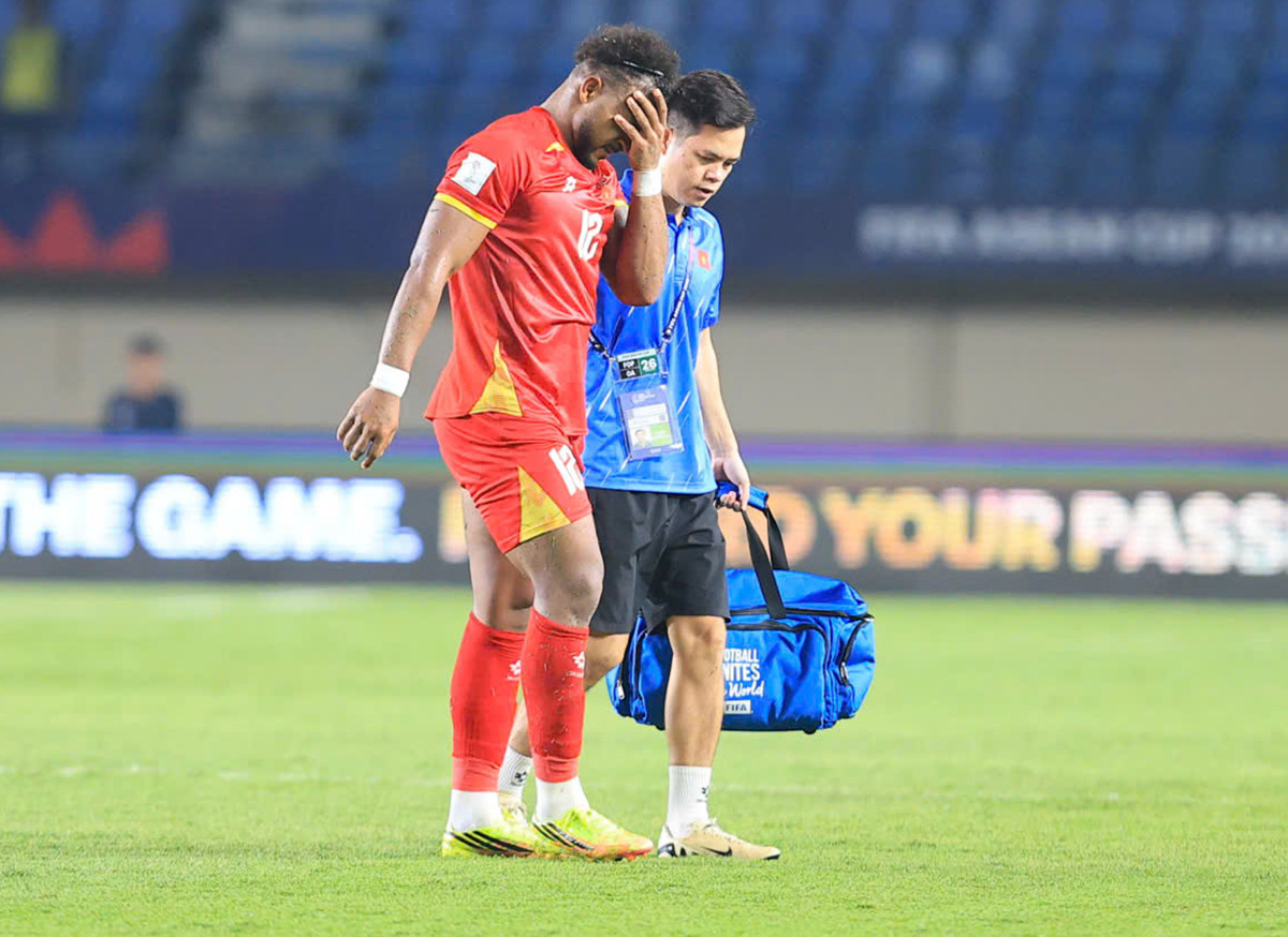 Xuân Son rách bắp chân, sớm chia tay FIFA ASEAN Cup