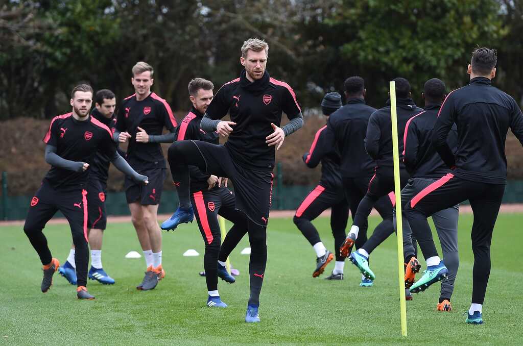 Mertesacker tiếp tục viết di sản trong l&ograve;ng Arsenal. (Ảnh: EPA Images)