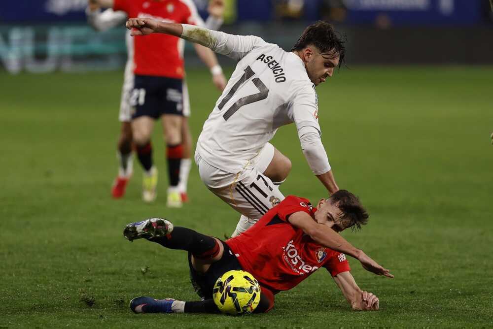 Asencio đ&atilde; ki&ecirc;n quyết b&aacute;m trụ lại Bernabeu đến c&ugrave;ng. Ảnh: EPA IMAGES. 