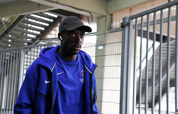 CĐV PSG tranh cãi về quyết định cho Dembele