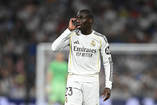 Mourinho gạch tên Mendy, chọn tân binh 19 tuổi dự Champions League