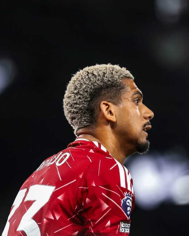 Ronald Araujo &ndash; 8 điểm. Thi đấu chắc chắn. Liverpool đ&atilde; gặp kh&ocirc;ng &iacute;t vấn đề ở h&agrave;ng thủ m&ugrave;a n&agrave;y khi để thủng lưới 4 b&agrave;n trong 2 trận đầu, nhưng cầu thủ người Uruguay đ&atilde; mang lại sự y&ecirc;n t&acirc;m cần thiết ở vị tr&iacute; hậu vệ phải. Ảnh: Liverpool.