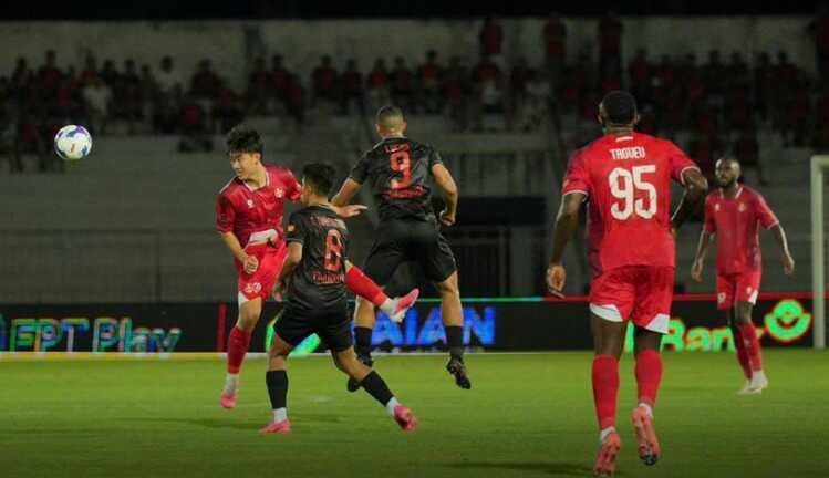 Lucao lập hat-trick, Ninh Bình đè bẹp Hải Phòng 4-1