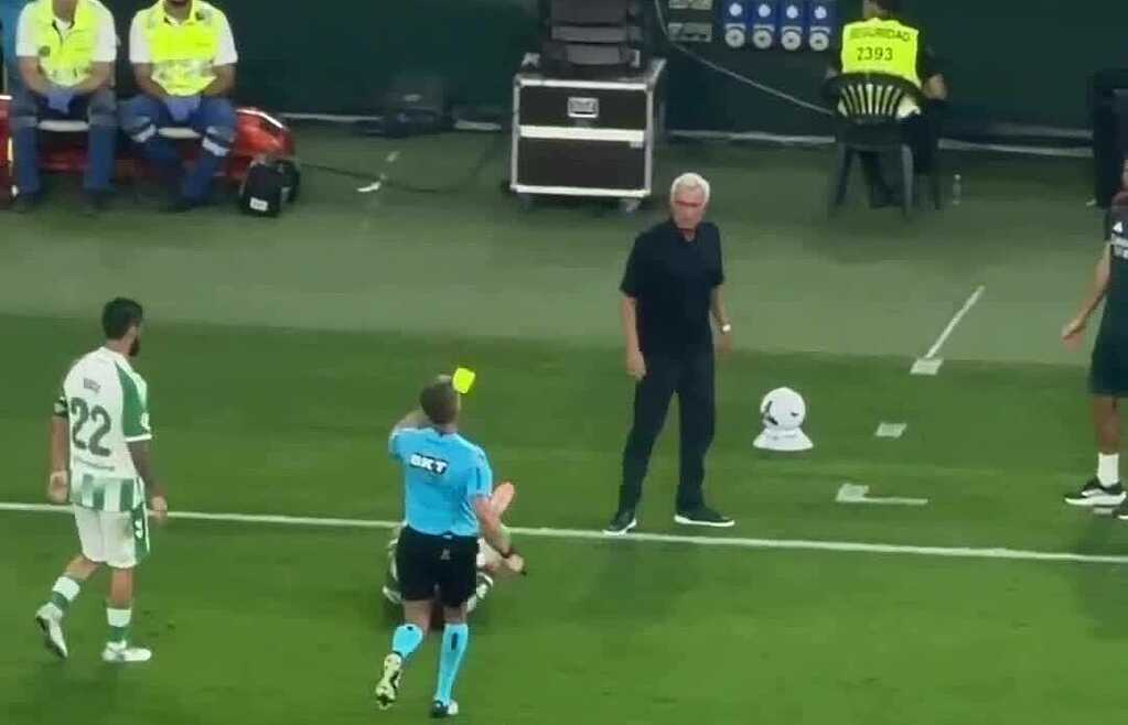Mourinho: 'Cầu thủ đối phương trông như đã chết'