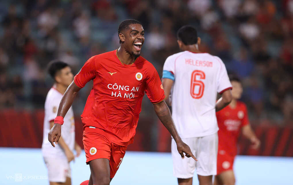 Tranh cãi khi CAHN thắng trận ra quân V-League