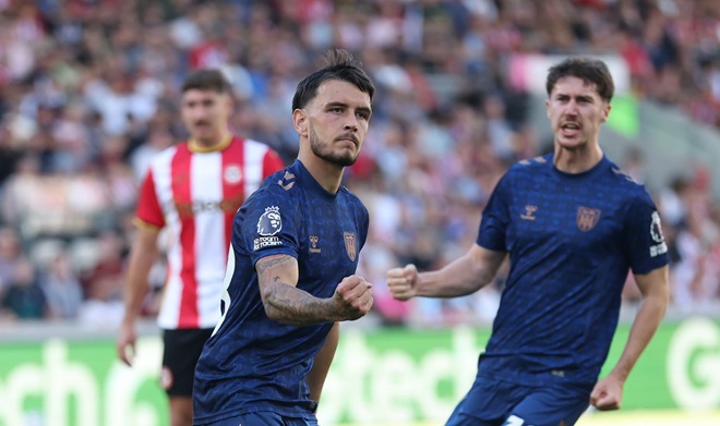 VAR và cột dọc lên tiếng, Brentford chia điểm kịch tính với Sunderland