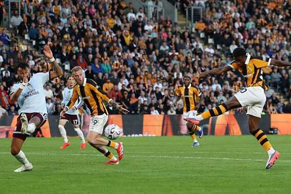 Hull City hóa khối bê tông thách thức cả Ngoại hạng Anh