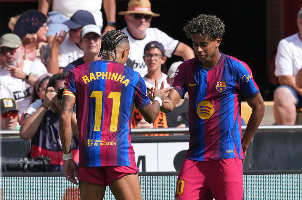 Yamal lập cú đúp giúp Barca đại thắng Valencia