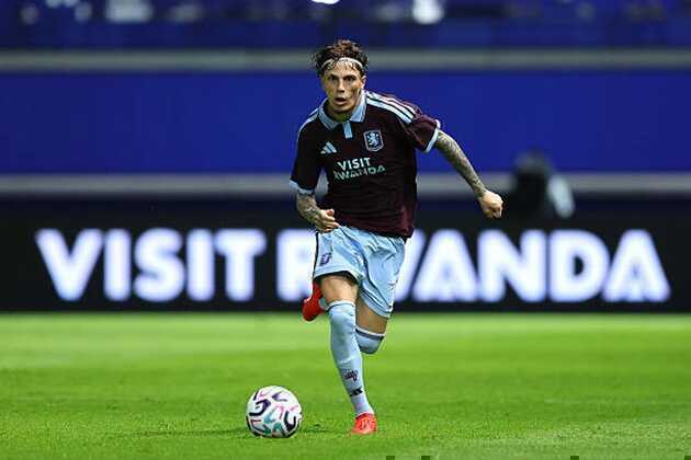 HLV Emery tiết lộ lý do Garnacho dự bị tại Aston Villa