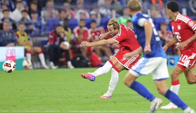 Th&agrave;nh t&iacute;ch c&aacute; nh&acirc;n của Kane ở m&ugrave;a giải trước thực sự ấn tượng. Ảnh: J&uuml;rgen Fromme - firo sportphoto/Getty Images.