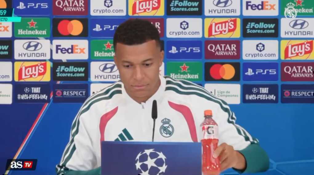 Mbappe tham gia cuộc chiến chống các nhà tài trợ