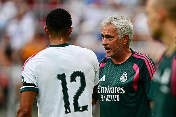 Mourinho và canh bạc mang tên Alexander-Arnold trước đại chiến Inter