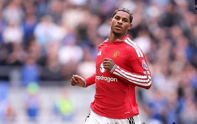Rashford chơi ổn định v&agrave; kỷ luật hơn trước. Ảnh: Carl Recine/Carl Recine/Getty Images