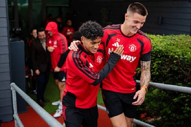 Cột mốc lịch sử tại Man Utd còn quá sớm với JJ Gabriel