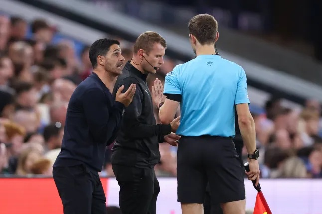 Tin bóng đá - Ngoại hạng Anh thừa nhận Arsenal đáng lẽ được hưởng phạt đền trước Aston Villa