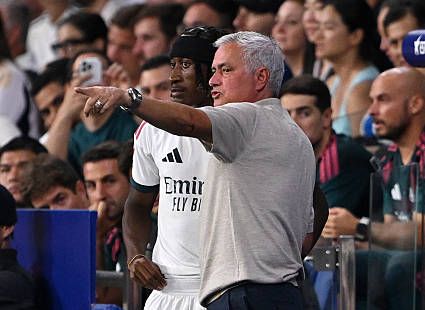 Nước cờ cao tay của Jose Mourinho với Yan Diomande