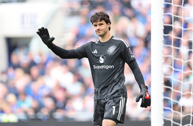 Senne Lammens chưa đủ tầm bắt chính cho Man United?